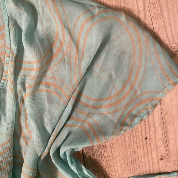 Swimsuit cover up one size fits all - Picture 3 of 5